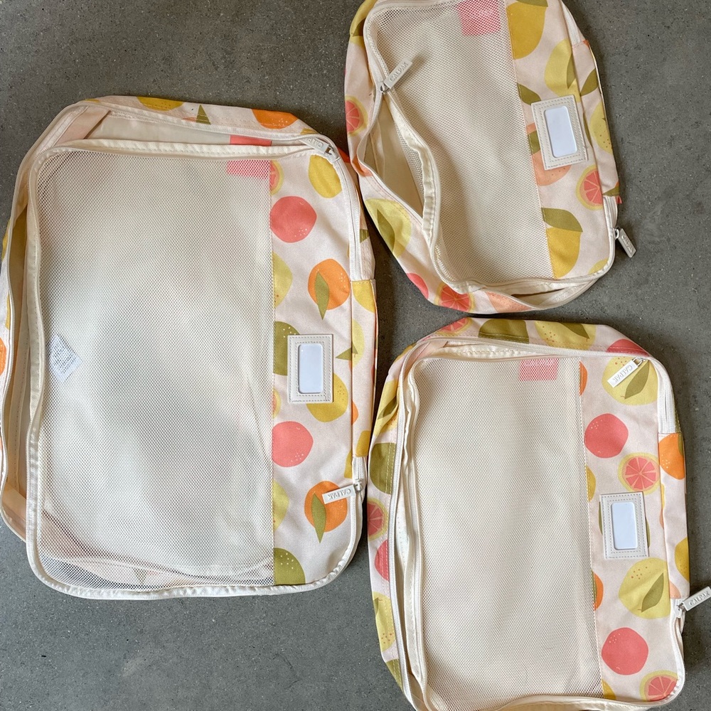 NWOT packing cubes set of 3
